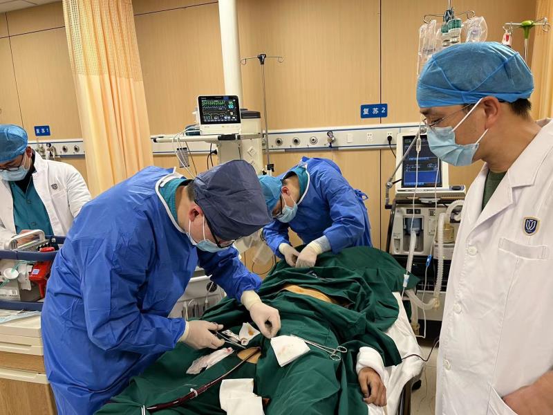 4 平二医抢救.jpg