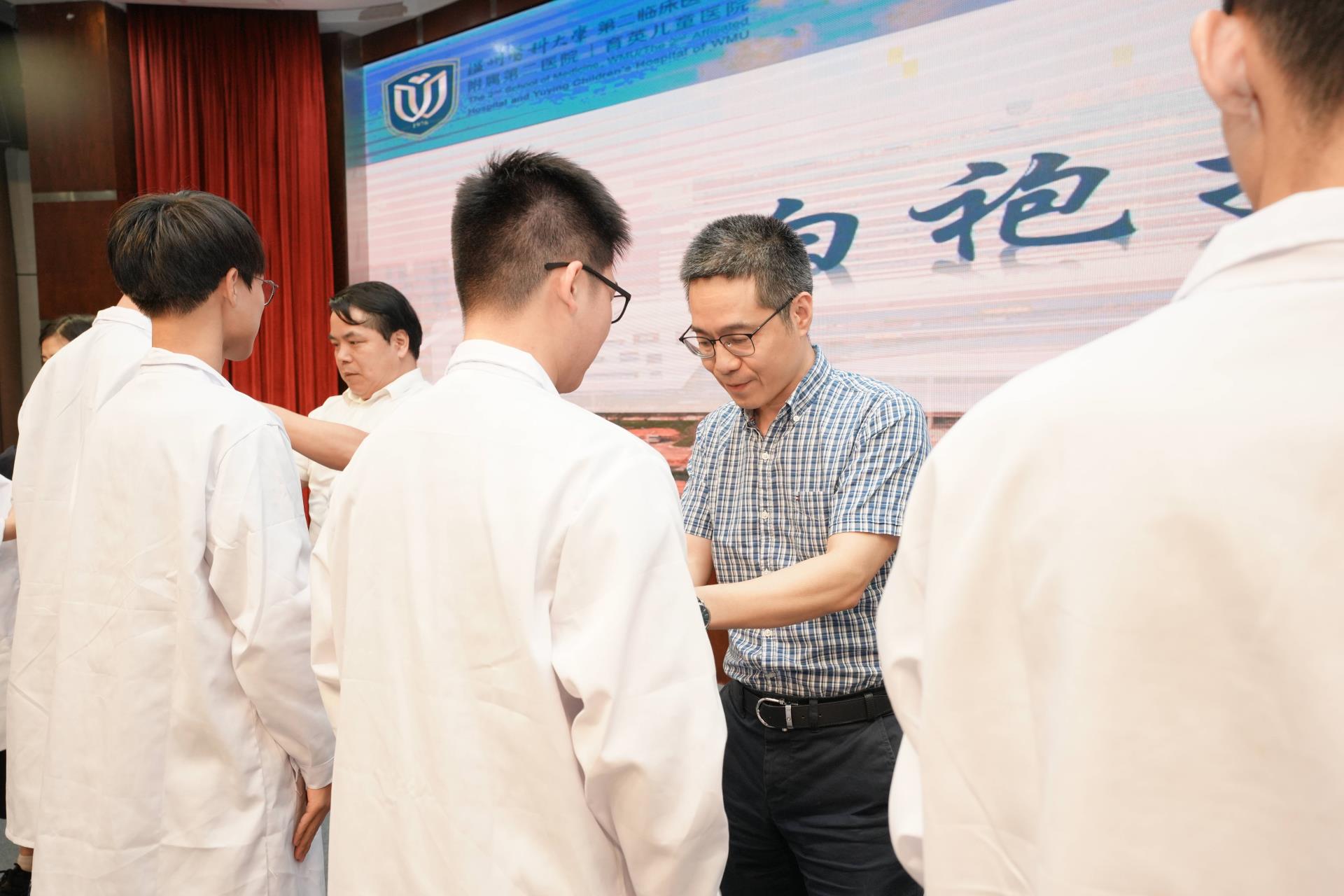 DSC08560(1).jpg DSC08560(1).jpg