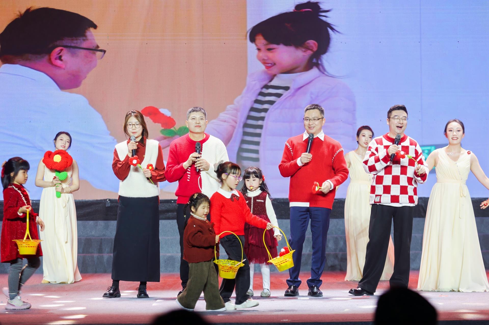 15 《送你一朵小红花》.jpg