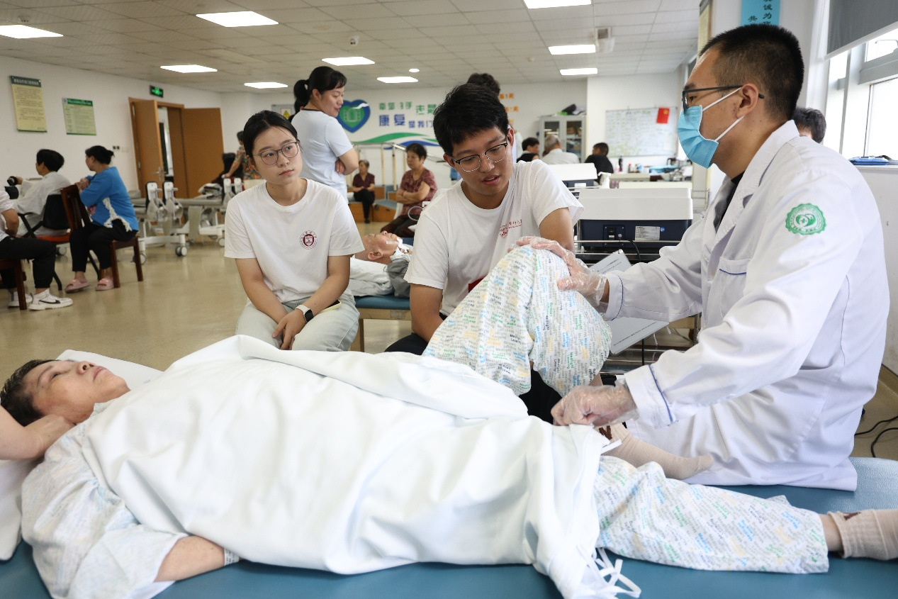 图片2.png 图片2.png